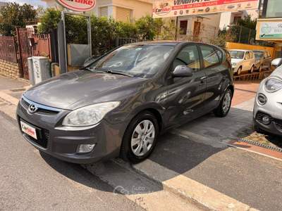 Hyundai i30 VGT 16V 90CV 5p. Grigio usata Teano