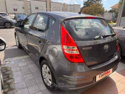 Hyundai i30 VGT 16V 90CV 5p. Grigio usata Teano