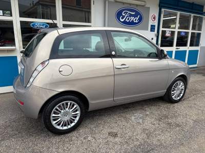 Lancia Ypsilon 1.4 GPL di serie 78 CV Grigio usata Pignataro Maggiore