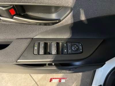 Toyota C-HR 1.8 HV Trend 140cv Bianco usata Occhiobello