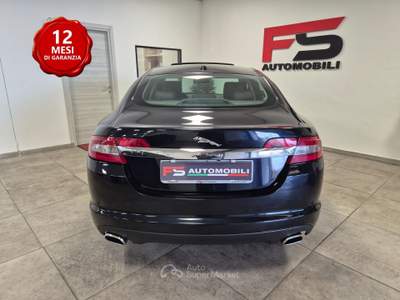 Jaguar XF 3.0 D V6 Premium Luxury Blu/Azzurro usata Casalgrande