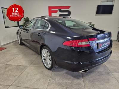Jaguar XF 3.0 D V6 Premium Luxury Blu/Azzurro usata Casalgrande