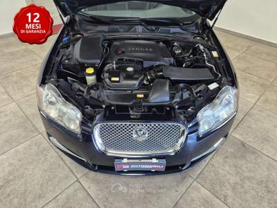 Jaguar XF 3.0 D V6 Premium Luxury Blu/Azzurro usata Casalgrande
