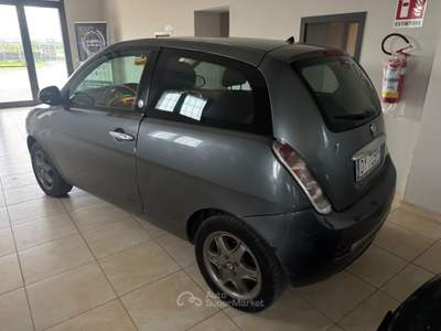 Lancia Ypsilon Argento Ecochic GPL Grigio usata LUCERA