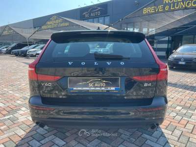Volvo V60 B4 (d) Geartronic Momentum Business Pro Nero usata Zero Branco