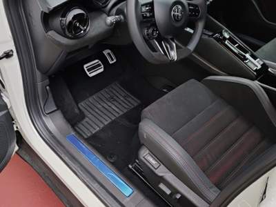 Alfa Romeo Junior 1.2 Hybrid 48V 145cv Speciale+Tetto+Sabelt+Matrix Bianco usata Torino
