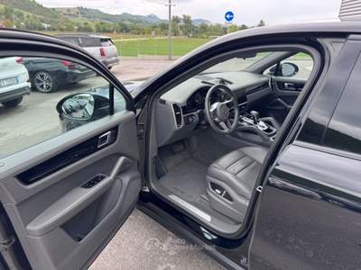 Porsche Cayenne Coupé 3.0 V6 E-Hybrid PASM PANO BOSE IVA ESPOSTA Nero usata Sant'Angelo in vado