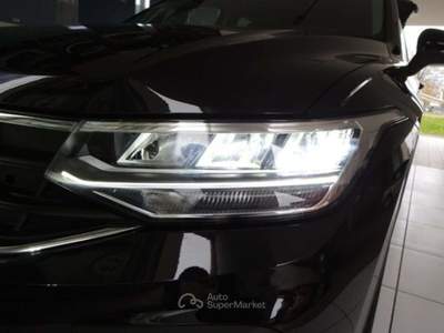 Volkswagen Tiguan 2.0 TDI 150 CV SCR DSG Life Nero usata Venezia