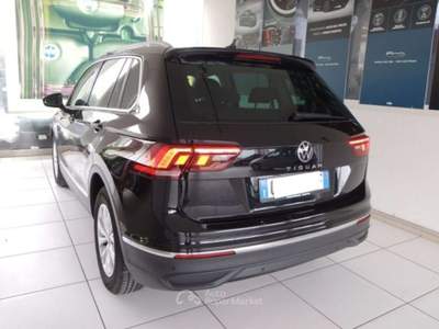 Volkswagen Tiguan 2.0 TDI 150 CV SCR DSG Life Nero usata Venezia