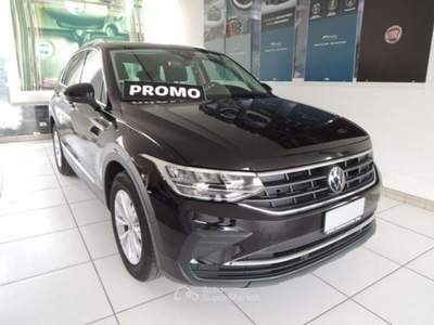 Volkswagen Tiguan 2.0 TDI 150 CV SCR DSG Life Nero usata Venezia