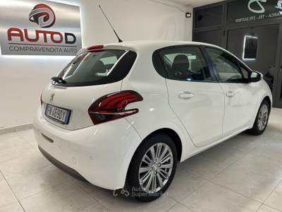 Peugeot 208 Unico proprietario non fumatore usata ARSIERO