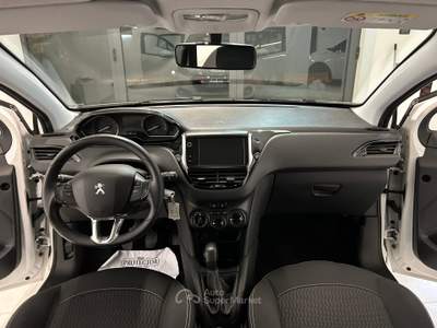 Peugeot 208 Unico proprietario non fumatore usata ARSIERO