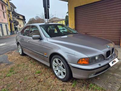 BMW Serie 5 520i i 24V cat Eletta TAGLIANDI CERTIFICATI Grigio usata Galliate