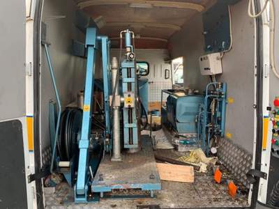 Iveco Daily 35.12 2.8 TDI Furg. Allest. CAROTATRICE Bianco usata Sarno