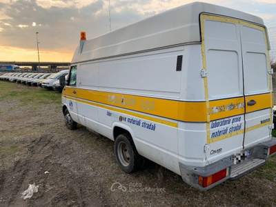 Iveco Daily 35.12 2.8 TDI Furg. Allest. CAROTATRICE Bianco usata Sarno