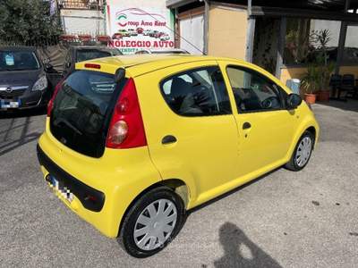 Peugeot 107 1.0 68CV 5p. Access Plaisir Ok Neopatentati Giallo usata Sarno