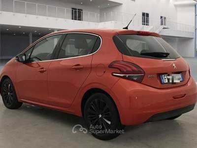 Peugeot 208 PureTech 82 5 porte Allure Ok Neopatentati Km Cert Arancione usata Sarno