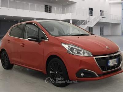 Peugeot 208 PureTech 82 5 porte Allure Ok Neopatentati Km Cert Arancione usata Sarno