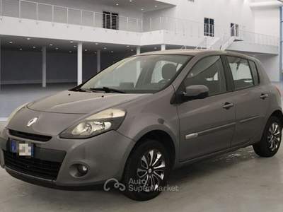 Renault Clio 1.2 16V 5 porte GPL Yahoo! Ok Neopatentati Km Cert Grigio usata Sarno