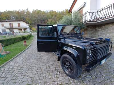 Land Rover Defender Land Rover Defender 90 passo lungo 9 posti Nero usata Castel San Niccolò