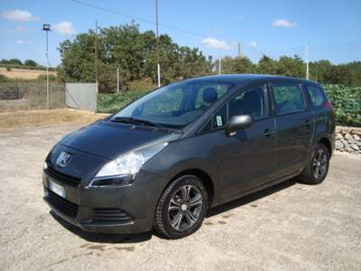 Peugeot 5008 5 POSTI Grigio usata Santeramo in Colle