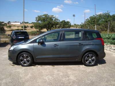 Peugeot 5008 5 POSTI Grigio usata Santeramo in Colle