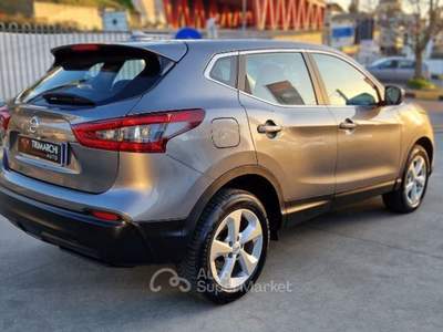 Nissan Qashqai 1.3 DIG-T 140 CV Business Nero usata Polistena