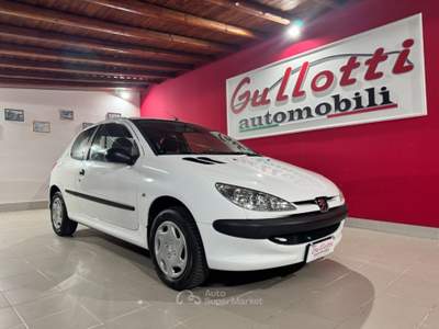 Peugeot 206 1.4 HDi XAD Van AUTOCARRO 2POSTI Bianco usata Bronte