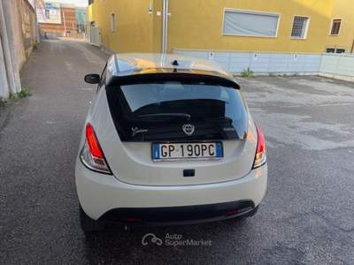Lancia Ypsilon USATO TENUTO MOLTO BENE Bianco usata Villafranca di Verona
