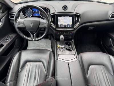 Maserati Ghibli V6 Diesel Nero usata MOLFETTA