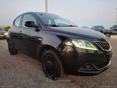 Lancia Ypsilon Ypsilon 1.0 FireFly 5p.S&S Hybrid Silver Nero usata RIMINI