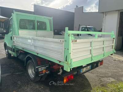 Iveco Daily 35C9P/Bar.tor.2.8D PL-RG Cabinato Verde usata Massarosa