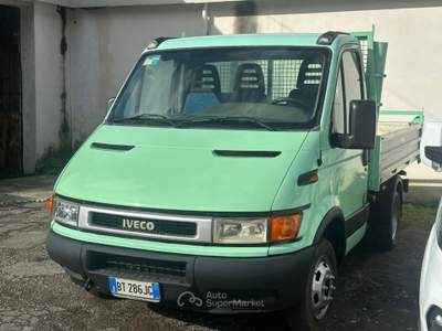 Iveco Daily 35C9P/Bar.tor.2.8D PL-RG Cabinato Verde usata Massarosa