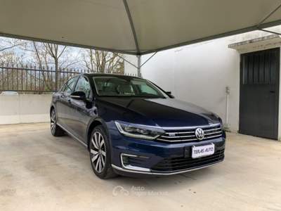 Volkswagen Passat 1.4 DSG Hybrid plug-in AUTOMATICA TAGLIANDI CERTIF Blu/Azzurro usata Pavia