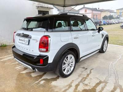 MINI Countryman 2.0 Cooper SD 190 cv Hype Countryman ALL4 C.Auto Bianco usata Pavia