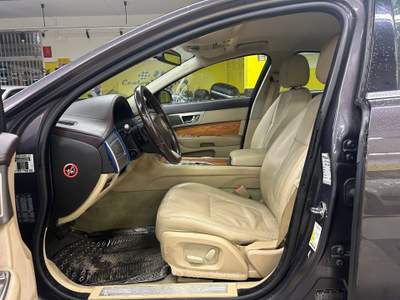 Jaguar XF 2.7 D S V6 Premium Luxury Grigio usata Arezzo