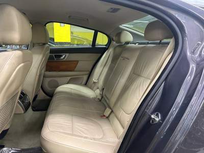 Jaguar XF 2.7 D S V6 Premium Luxury Grigio usata Arezzo