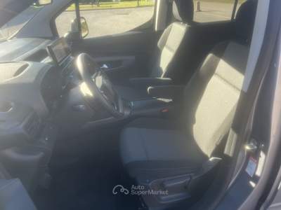 Toyota Proace Proace City Verso 1.5D 130 CV S&S L2 A/T Luxury 7 POSTI Argento usata Affi