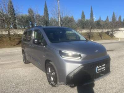Toyota Proace Proace City Verso 1.5D 130 CV S&S L2 A/T Luxury 7 POSTI Argento usata Affi
