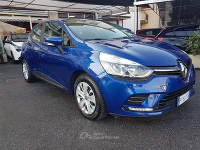 Renault Clio NEOPATENTATI Blu/Azzurro usata Treviglio