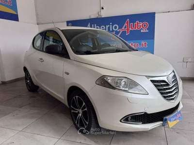 Lancia Ypsilon 1.2 69 CV 5 porte Platinum Beige usata ADRANO