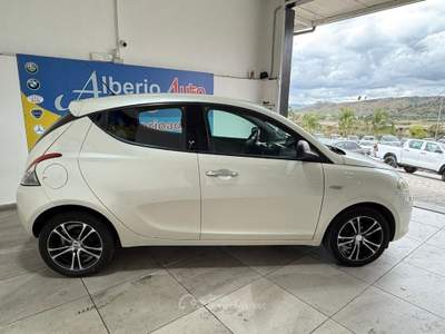 Lancia Ypsilon 1.2 69 CV 5 porte Platinum Beige usata ADRANO