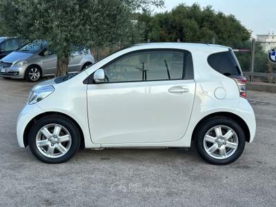 Toyota iQ iQ 1.0 Lounge (high) cvt Bianco usata SAN GREGORIO DI CATANIA