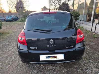 Renault Clio 1.2 16V 5 porte Rip Curl Nero usata Galliate