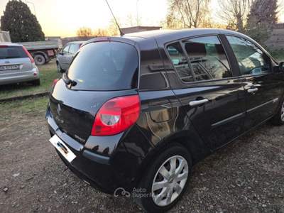 Renault Clio 1.2 16V 5 porte Rip Curl Nero usata Galliate