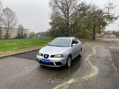 Seat Ibiza IBIZA 1.4 FULL OPTIONAL NEOPATENTATI Argento usata Corsico