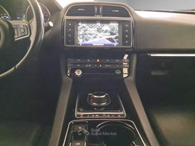 Jaguar F-Pace  -  2.0d prestige awd 180cv auto Bianco usata Pisa