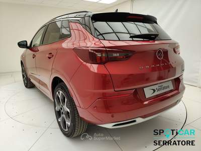 Opel Grandland ULTIMATE HYBRID 136 HP Rosso usata Erba