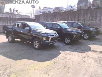 Mitsubishi L200 2.3 D Double Cab 4x4 Easy Select Invite Connect Nero usata San Nicolò