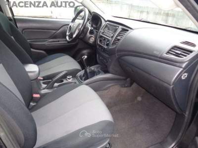 Mitsubishi L200 2.3 D Double Cab 4x4 Easy Select Invite Connect Nero usata San Nicolò